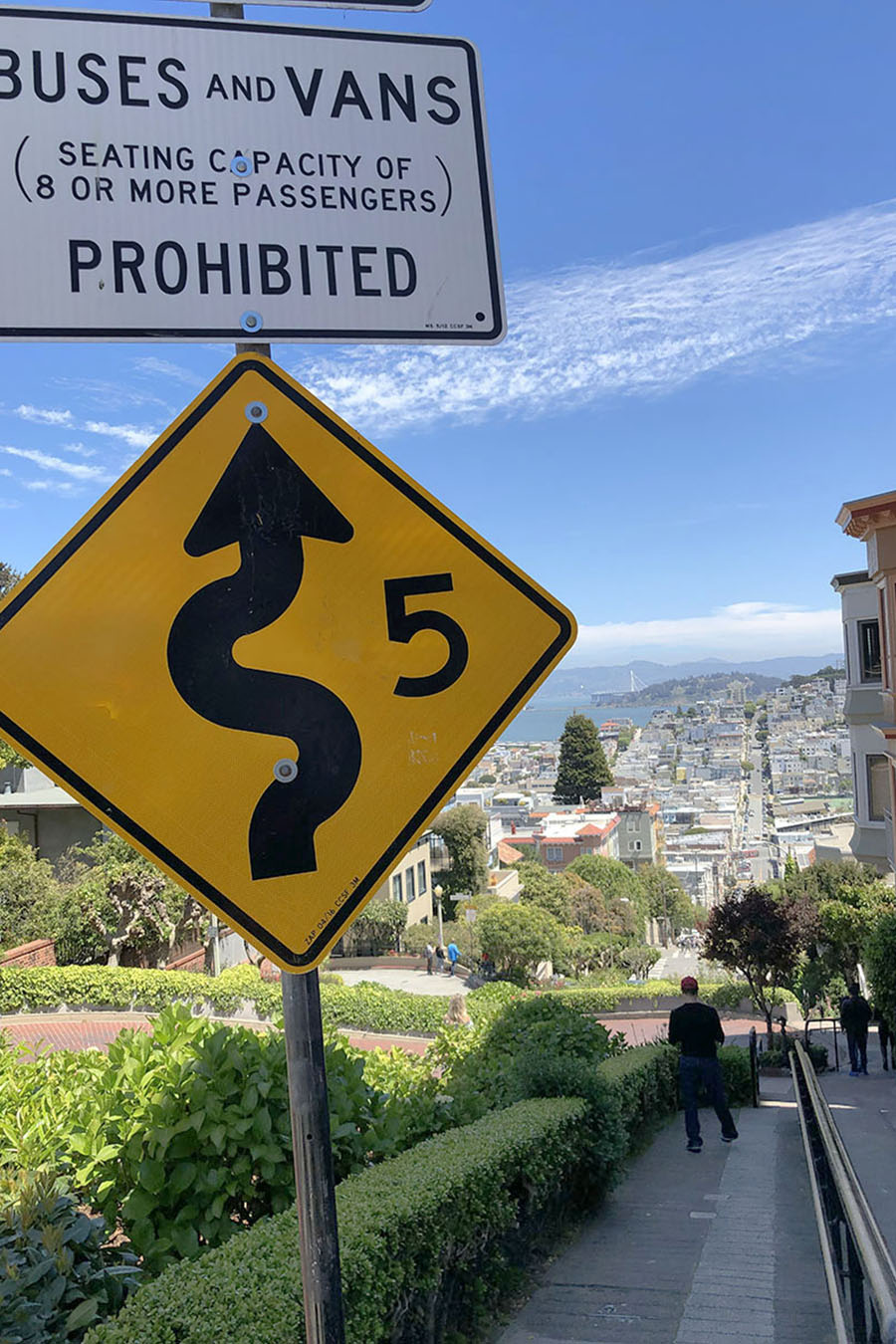 Panneau de Lombard Street à San Francisco. ©2018 Mathieu Improvisato